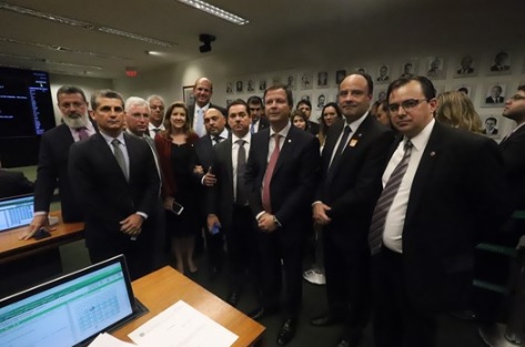 CCJ da Cmara aprova projeto que criminaliza o desrespeito s prerrogativas