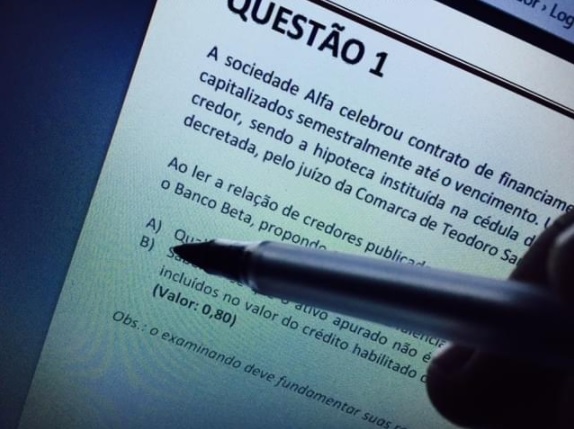 Hoje  dia de resolver questes subjetivas da OAB