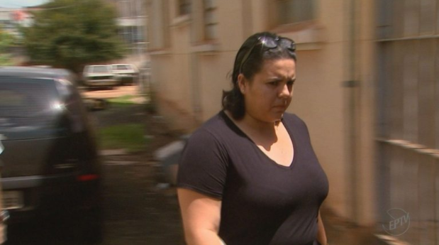 Jovem é presa ao se passar por advogada para tirar dinheiro de clientes em falsas ações Jovem é presa ao se passar por advogada para tirar dinheiro de clientes em falsas ações