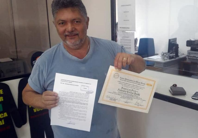 Bacharel diz que OAB está extinta e pede registro de advogado direto ao Ministério do Trabalho Bacharel diz que OAB está extinta e pede registro de advogado direto ao Ministério do Trabalho