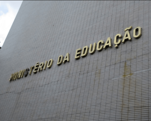 MEC ainda no liberou o curso de tecnlogo jurdico.