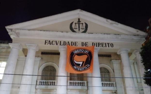 TRE/RJ determina retirada de bandeira em prdio de Faculdade de Direito